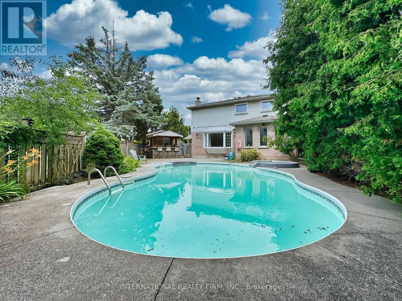 21 Mayvern Crescent — photo 5 of 40