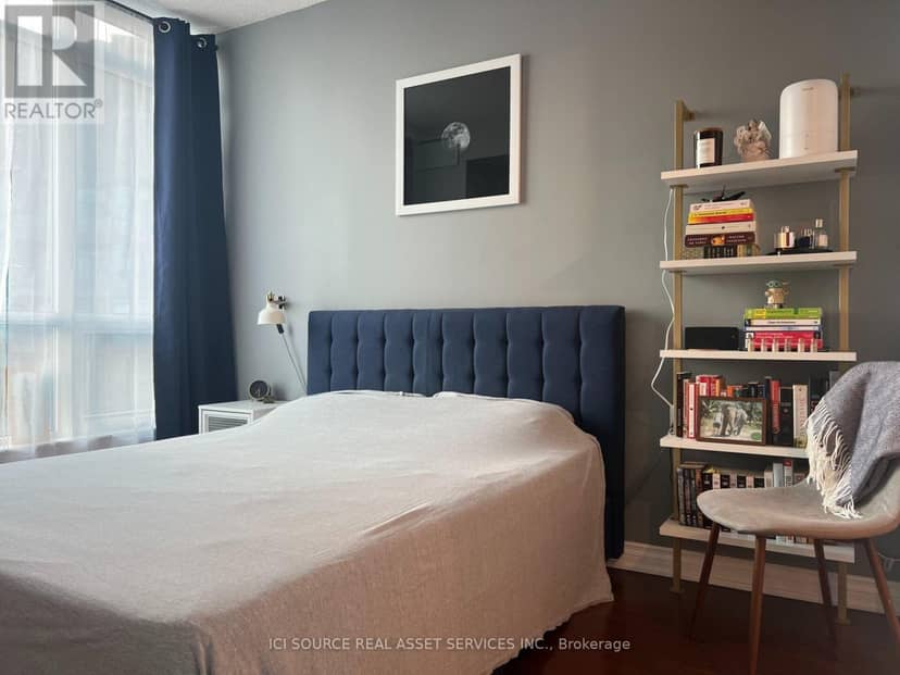 2612 - 219 Fort York Boulevard — photo 6 of 24