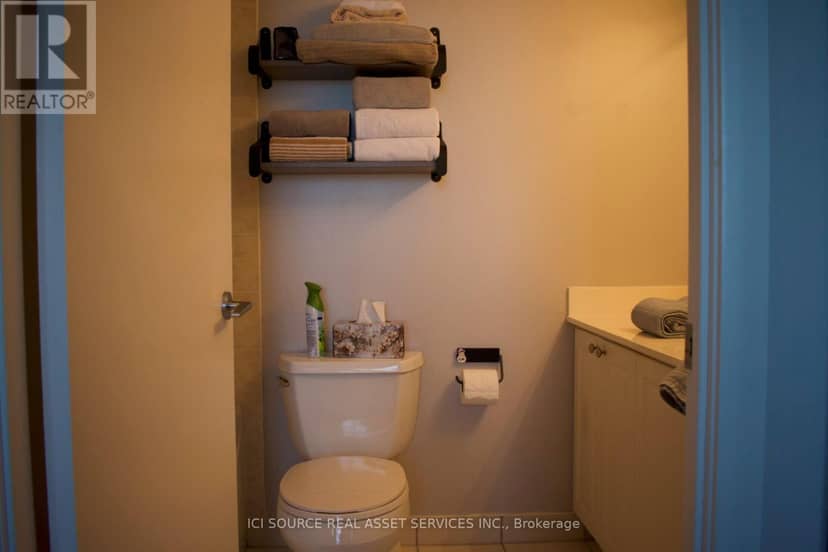 2612 - 219 Fort York Boulevard — photo 8 of 24