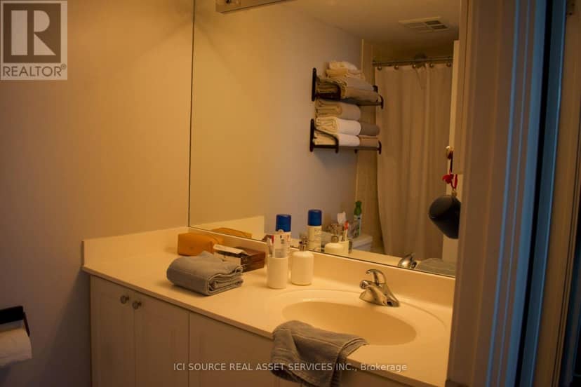 2612 - 219 Fort York Boulevard — photo 9 of 24