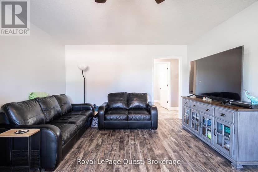2070 Hawley Road — photo 14 of 40