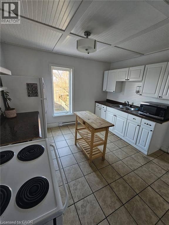 219 AVONDALE Street — photo 13 of 25