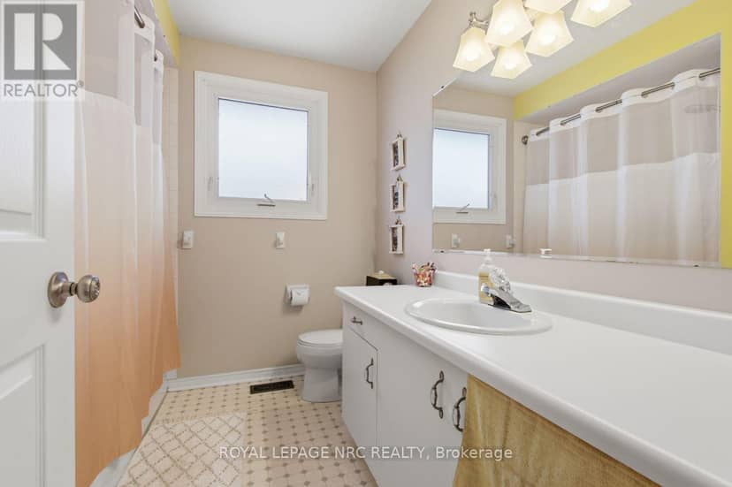 28 Rollins Drive — photo 18 of 40