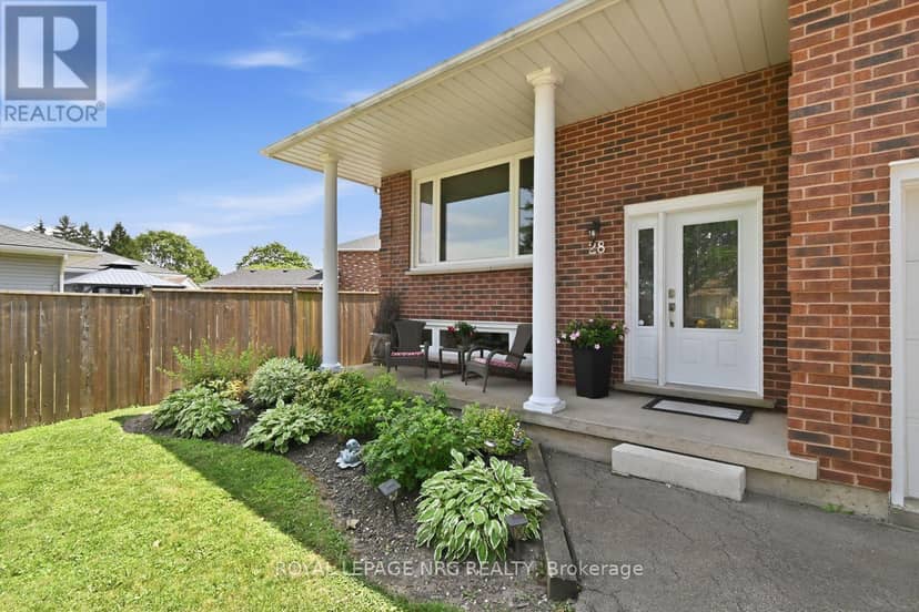 28 Rollins Drive — photo 2 of 40