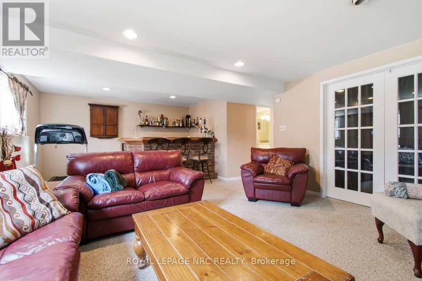 28 Rollins Drive — photo 24 of 40