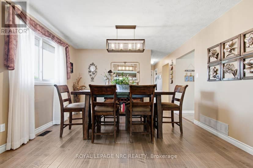28 Rollins Drive — photo 8 of 40