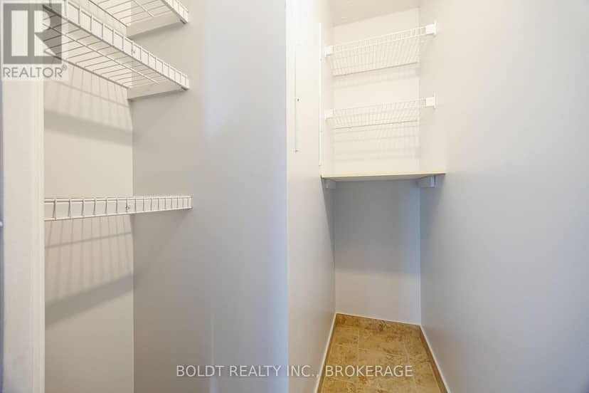 209 - 41 Rykert Street — photo 10 of 25