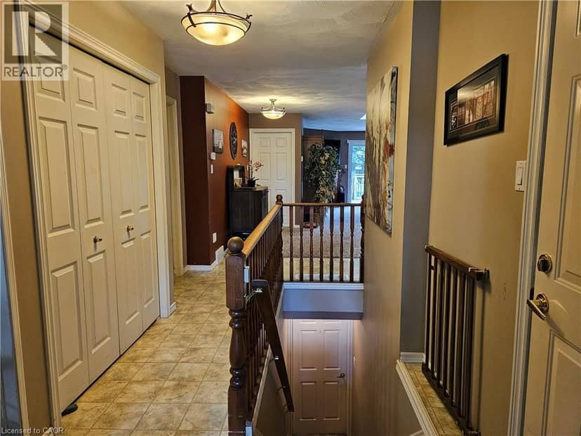 74 WILSON Avenue Unit# 7 — photo 2 of 25