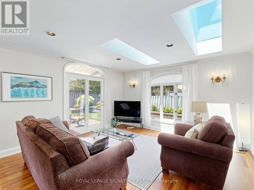 2094 Water's Edge Drive — photo 4 of 40