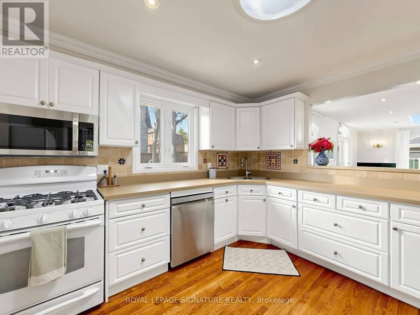 2094 Water's Edge Drive — photo 9 of 40