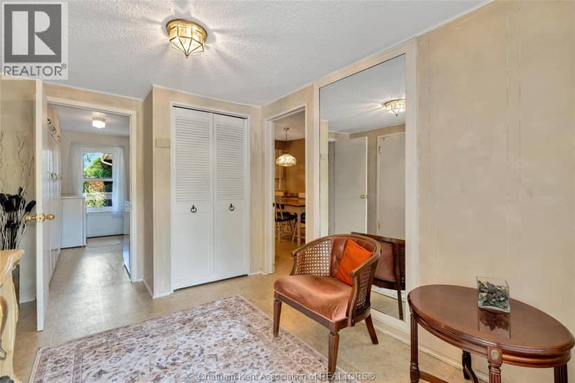 12980 Longwoods Road — photo 4 of 40