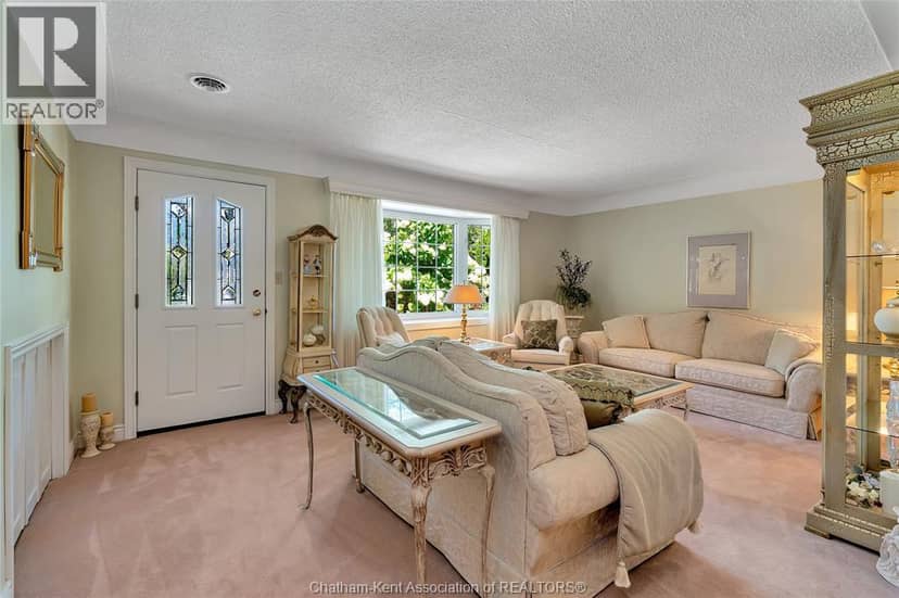 12980 Longwoods Road — photo 5 of 40