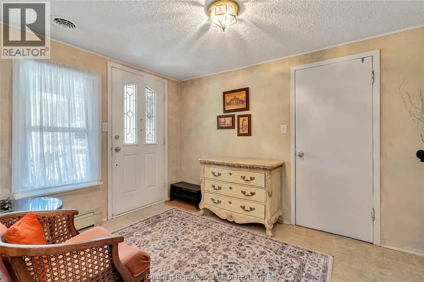 12980 Longwoods Road — photo 3 of 40