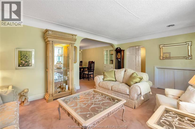 12980 Longwoods Road — photo 8 of 40