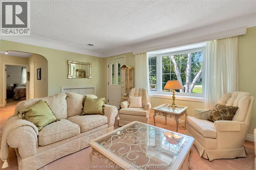 12980 Longwoods Road — photo 7 of 40