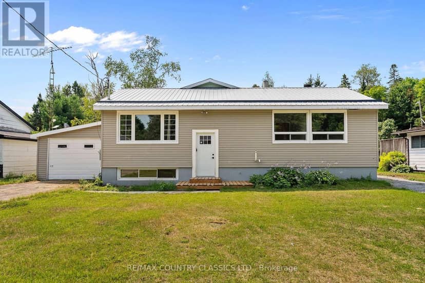 1043 Estates Road, Highlands East