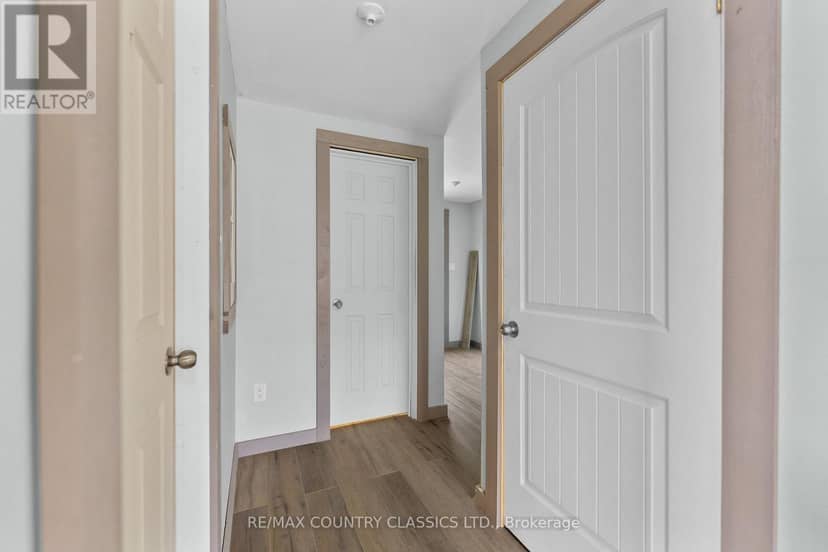 1043 Estates Road — photo 23 of 40