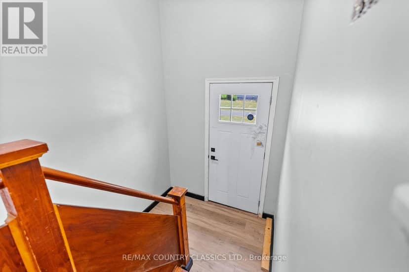 1043 Estates Road, Highlands East, photo 3