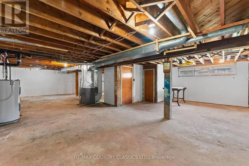 1043 Estates Road — photo 38 of 40
