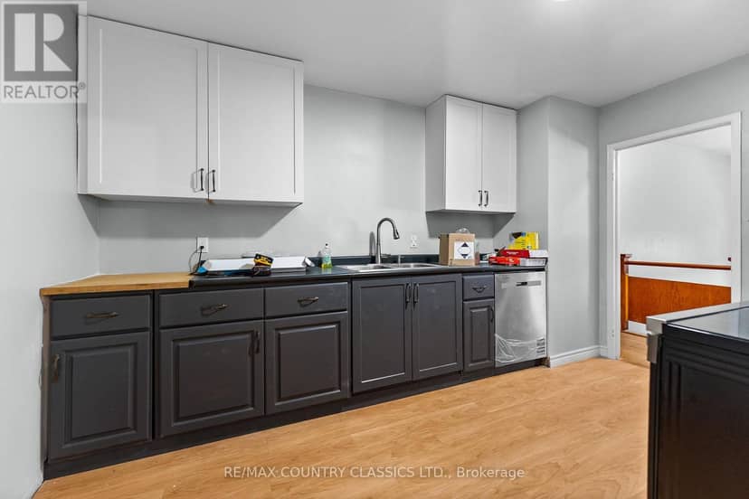 1043 Estates Road — photo 9 of 40