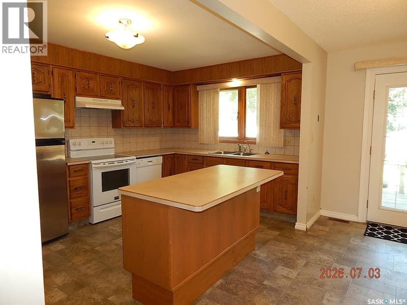 710 3rd Street E, Assiniboia, photo 4
