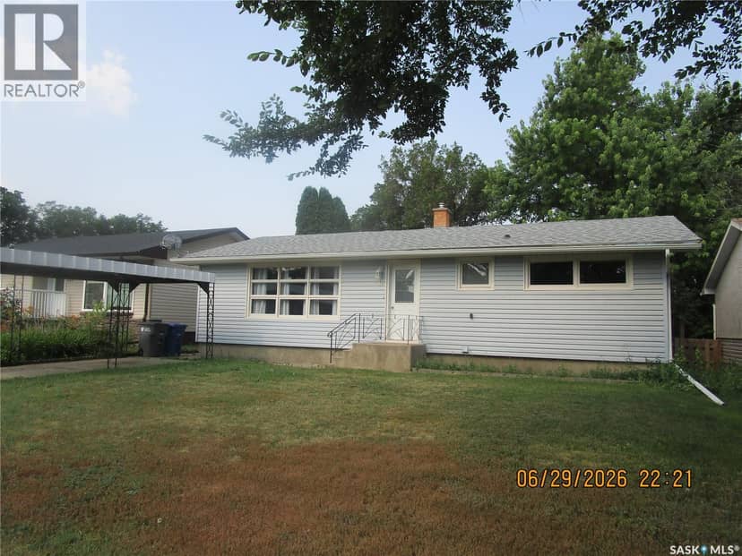 710 3rd Street E, Assiniboia
