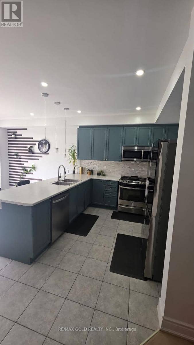 318 Wallace Street — photo 12 of 34