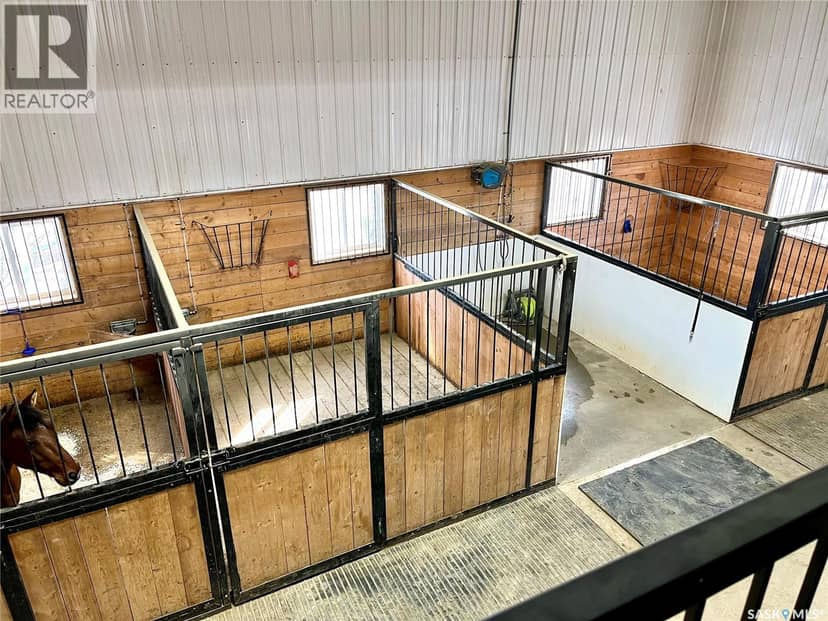 Cadrain Acres — photo 39 of 40