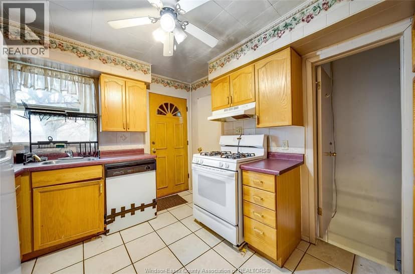 879 Felix Avenue — photo 16 of 39