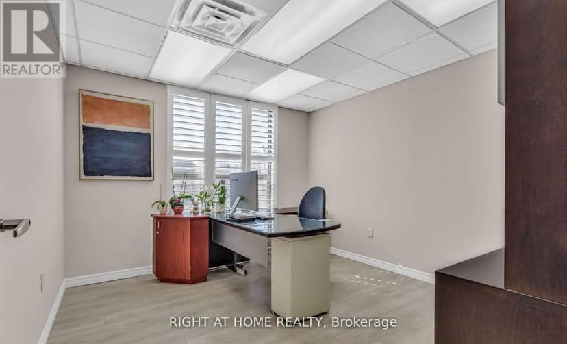106 - 99 Holland Avenue — photo 6 of 17