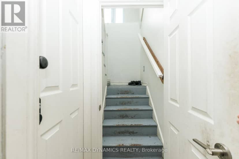 4770 Queen Street — photo 10 of 31