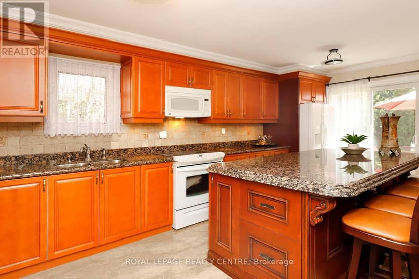 690 Ashprior Avenue — photo 18 of 40