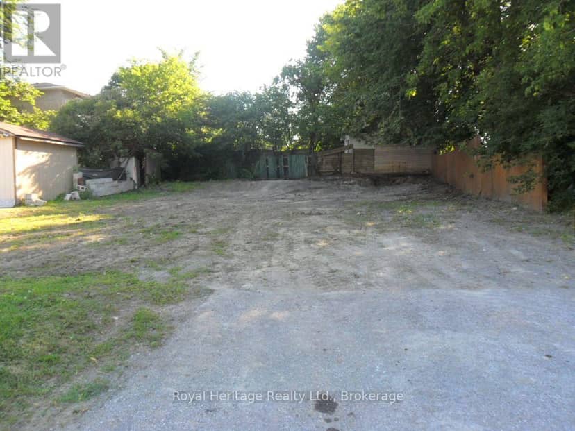 367 Centre Street S — photo 1 of 2
