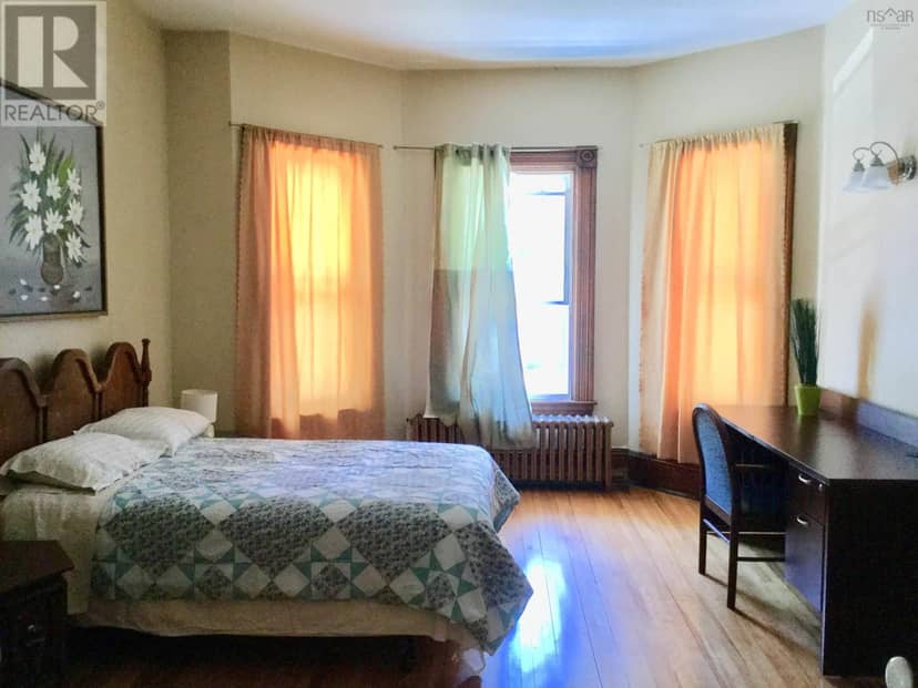 257 Bentinck Street, Cape Breton, photo 4