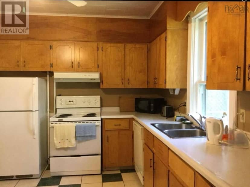 257 Bentinck Street, Cape Breton, photo 5
