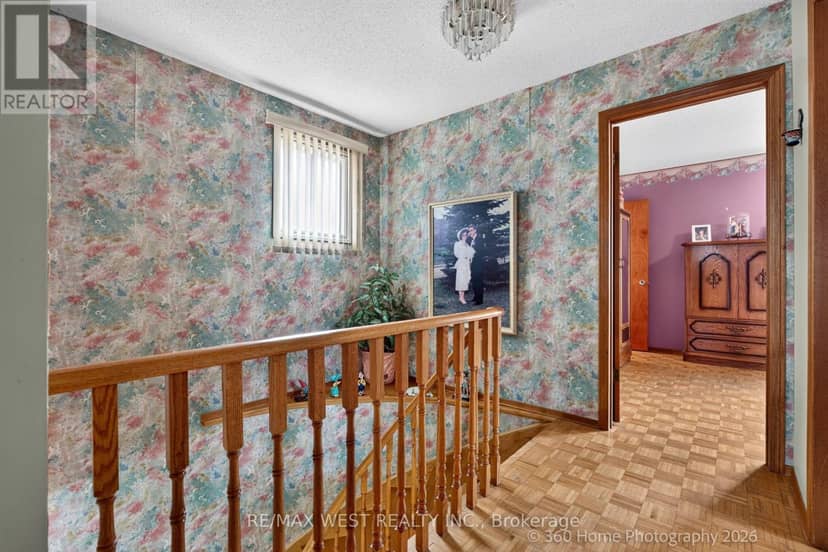 4157 Ottewell Crescent — photo 12 of 28