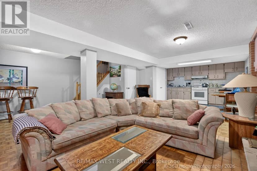 4157 Ottewell Crescent — photo 22 of 28