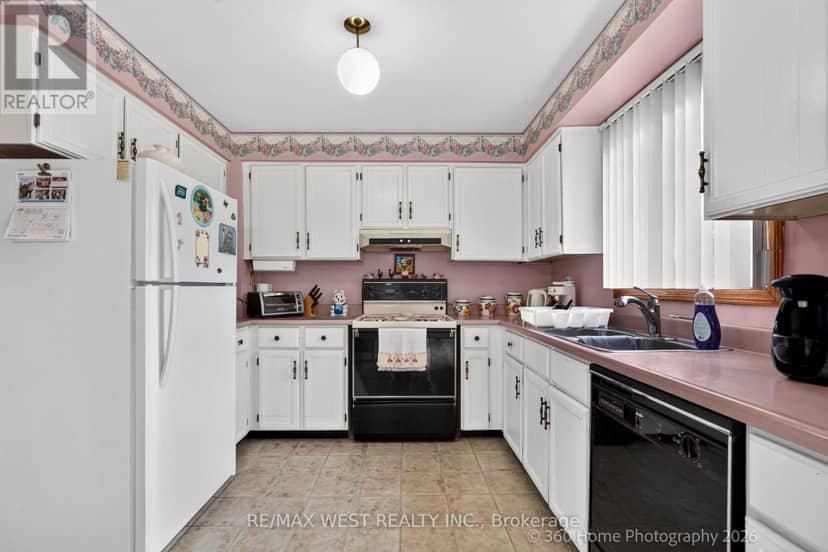 4157 Ottewell Crescent — photo 6 of 28