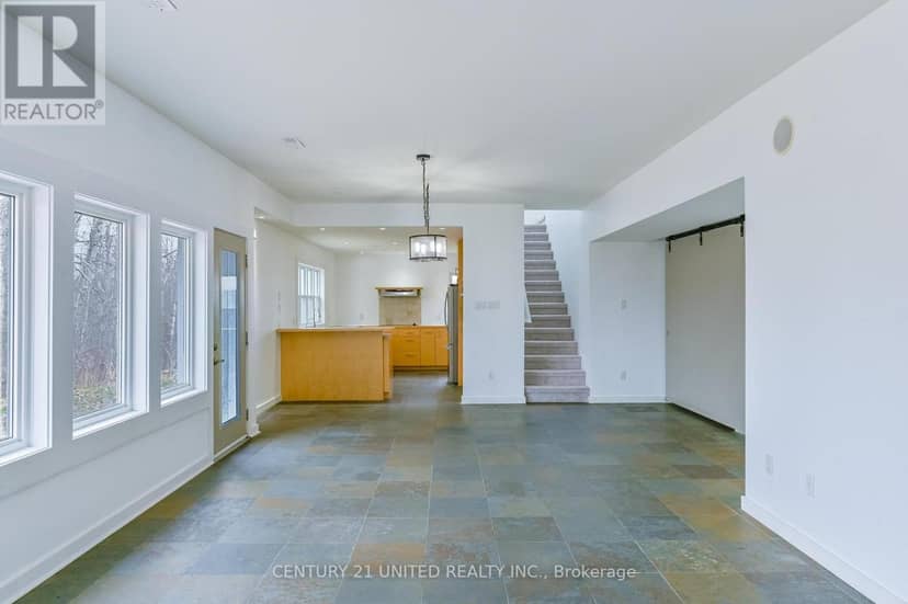 590 Maniece Avenue — photo 10 of 40