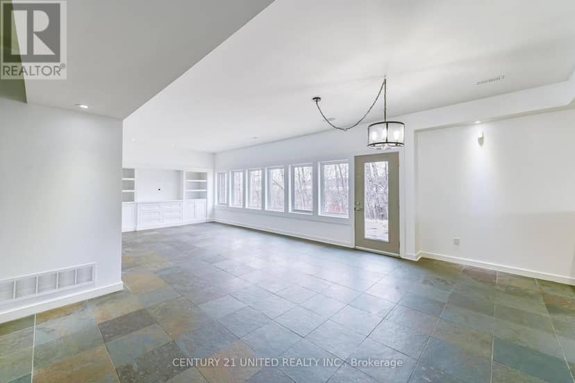 590 Maniece Avenue — photo 5 of 40