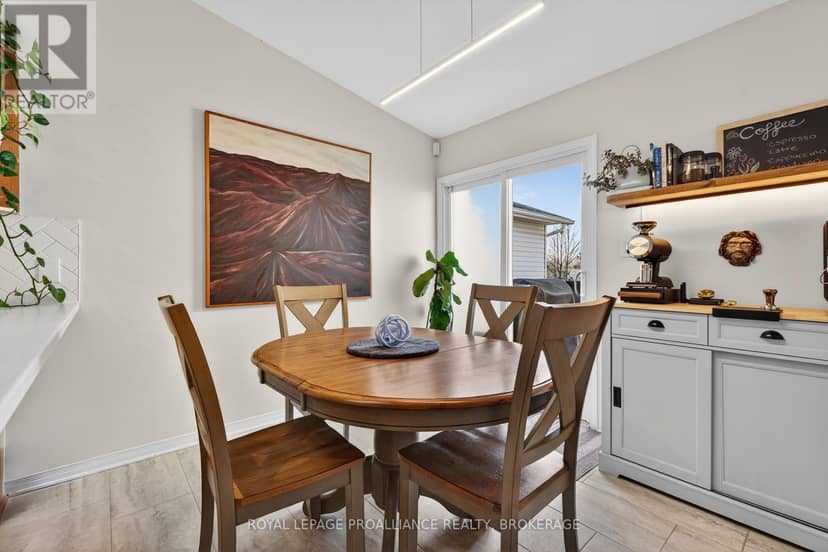 964 Rainbow Crescent — photo 11 of 34