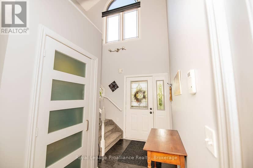 31 Hawthorn Street — photo 16 of 40