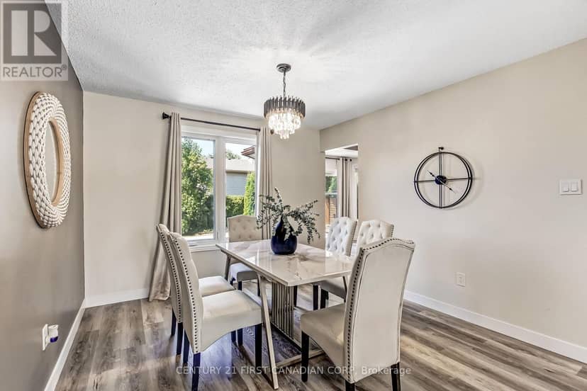 665 Upper Queen Street — photo 9 of 36