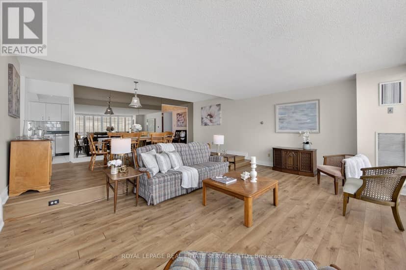 1601 - 2180 Marine Drive — photo 16 of 40