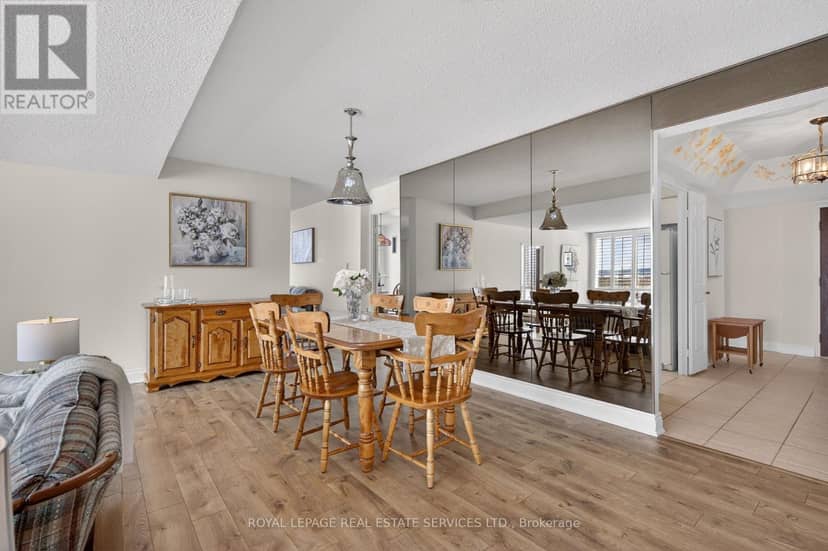 1601 - 2180 Marine Drive — photo 17 of 40