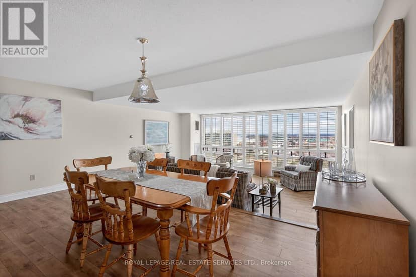 1601 - 2180 Marine Drive — photo 18 of 40