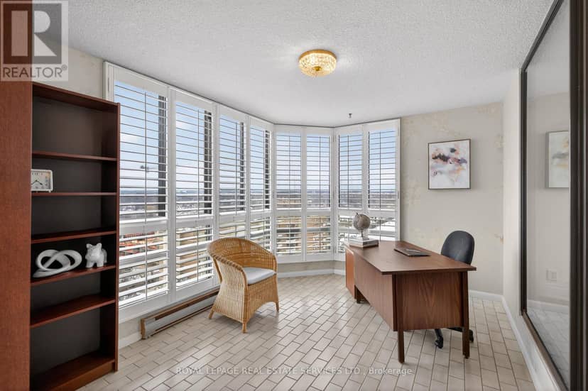 1601 - 2180 Marine Drive — photo 19 of 40