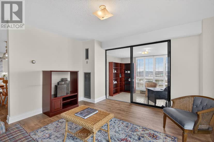 1601 - 2180 Marine Drive — photo 22 of 40