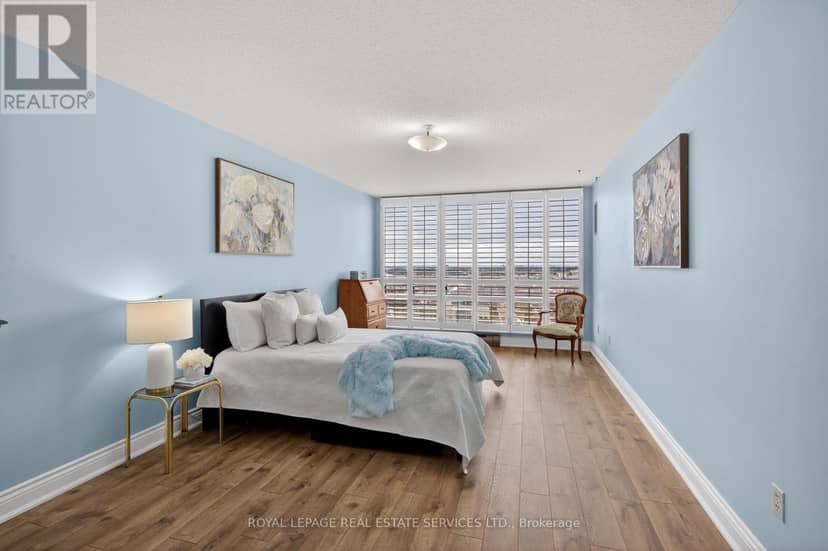 1601 - 2180 Marine Drive — photo 23 of 40