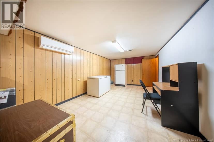 2 Manchester Crescent — photo 15 of 27